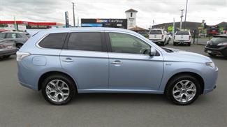 2014 Mitsubishi Outlander - Thumbnail