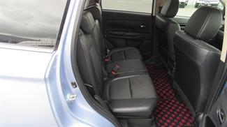 2014 Mitsubishi Outlander - Thumbnail