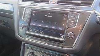 2016 Volkswagen Tiguan - Thumbnail