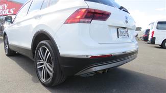 2016 Volkswagen Tiguan - Thumbnail
