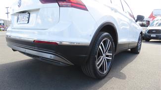 2016 Volkswagen Tiguan - Thumbnail