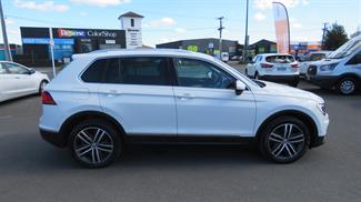 2016 Volkswagen Tiguan - Thumbnail