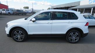 2016 Volkswagen Tiguan - Thumbnail
