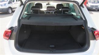 2016 Volkswagen Tiguan - Thumbnail