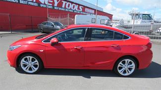 2018 Holden Astra - Thumbnail