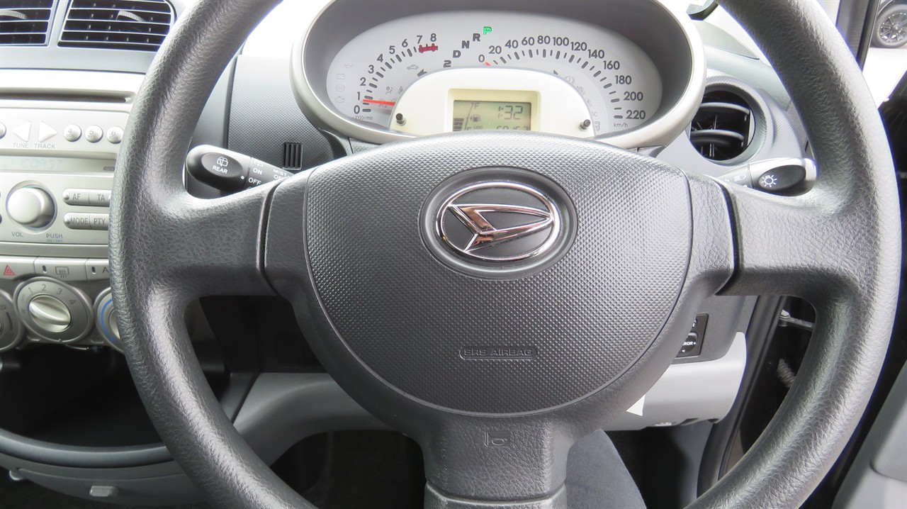 2010 Daihatsu Sirion