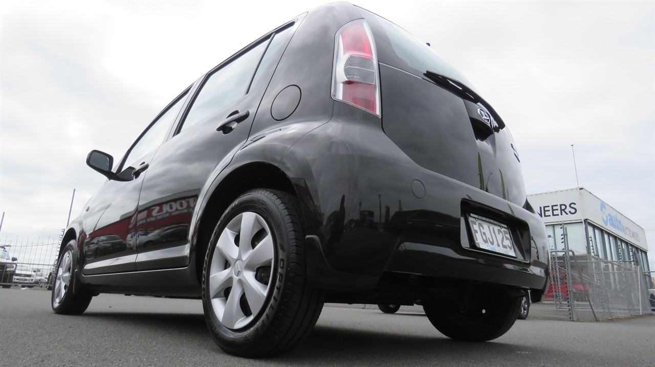 2010 Daihatsu Sirion