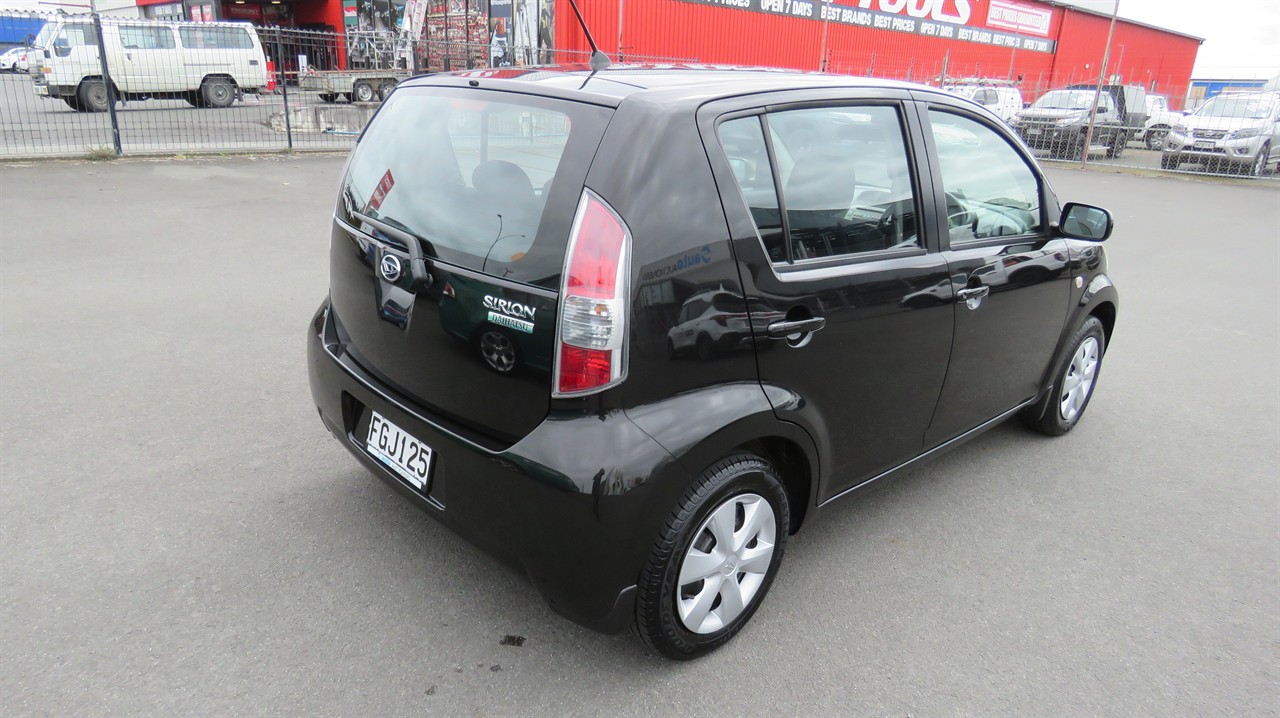 2010 Daihatsu Sirion