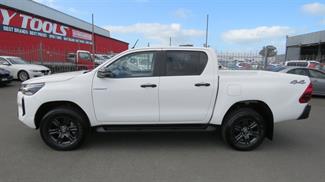 2026 Toyota Hilux - Thumbnail