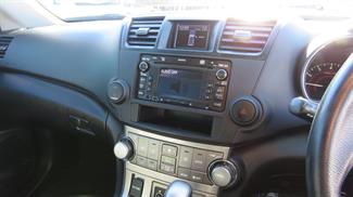 2011 Toyota Kluger - Thumbnail