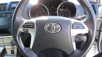 2011 Toyota Kluger - Thumbnail