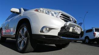 2011 Toyota Kluger - Thumbnail
