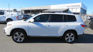 2011 Toyota Kluger - Thumbnail