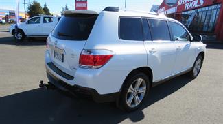 2011 Toyota Kluger - Thumbnail