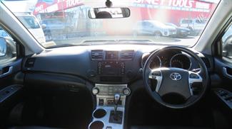 2011 Toyota Kluger - Thumbnail