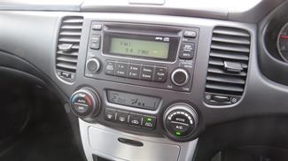 2009 Kia Magentis - Thumbnail