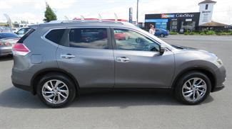2015 Nissan X-Trail - Thumbnail